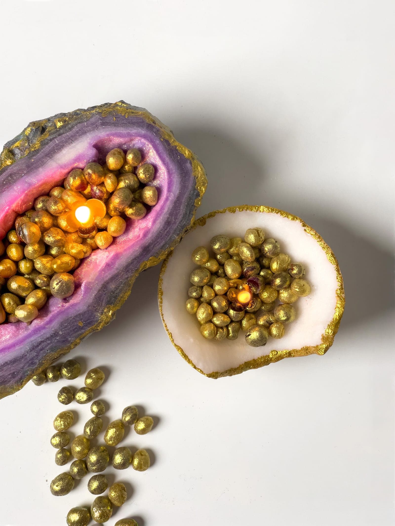 How to Choose the Best Containers for Your Candles: Glass, Tin, Ceramic, or Concrete?
